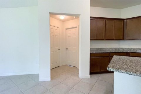House in Clermont, Florida 4 bedrooms, 184.23 sq.m. № 2218697 - photo 25