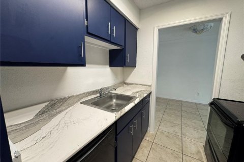 Condo in Altamonte Springs, Florida, 2 bedrooms № 2106927 - photo 8