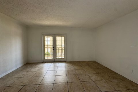 Condo in Altamonte Springs, Florida, 2 bedrooms № 2106927 - photo 4