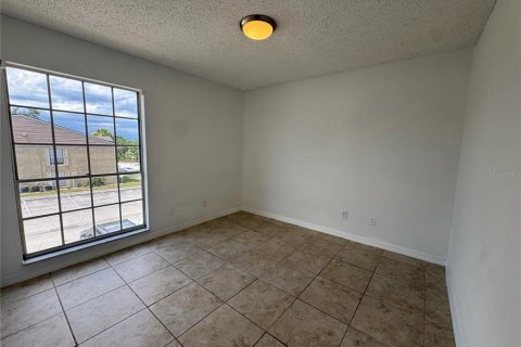 Condo in Altamonte Springs, Florida, 2 bedrooms № 2106927 - photo 12