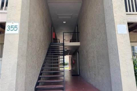 Condo in Altamonte Springs, Florida, 2 bedrooms № 2106927 - photo 2
