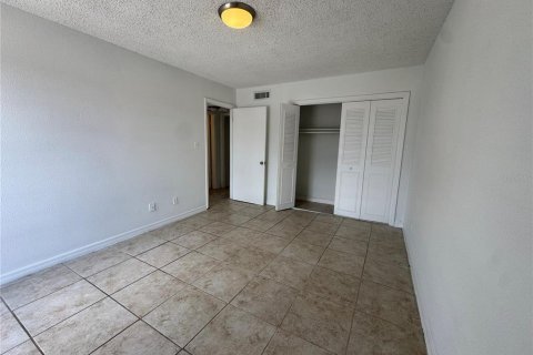 Condo in Altamonte Springs, Florida, 2 bedrooms № 2106927 - photo 10
