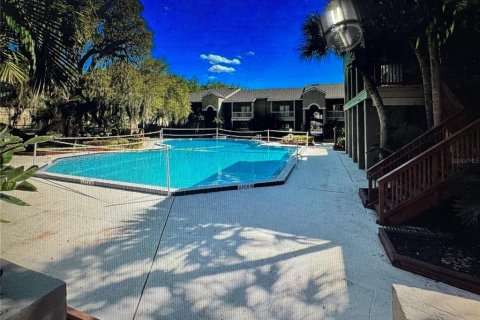 Condo in Altamonte Springs, Florida, 2 bedrooms № 2106927 - photo 16