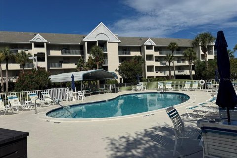 Condo in New Port Richey, Florida, 3 bedrooms  № 1886336 - photo 2