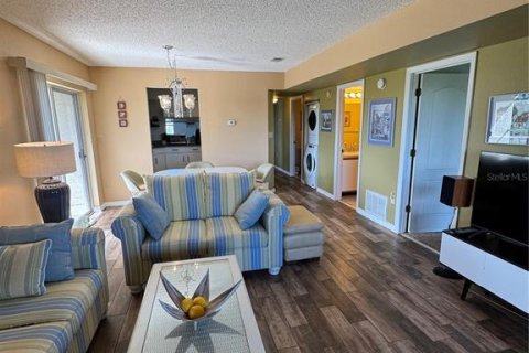 Condo in New Port Richey, Florida, 3 bedrooms  № 1886336 - photo 27