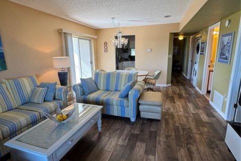 Condo in New Port Richey, Florida, 3 bedrooms  № 1886336 - photo 26
