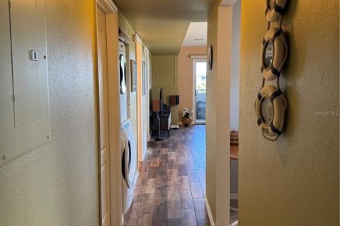 Condo in New Port Richey, Florida, 3 bedrooms  № 1886336 - photo 11