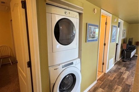 Condo in New Port Richey, Florida, 3 bedrooms  № 1886336 - photo 15