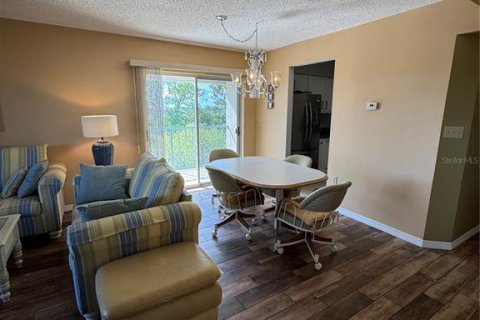 Condo in New Port Richey, Florida, 3 bedrooms  № 1886336 - photo 18