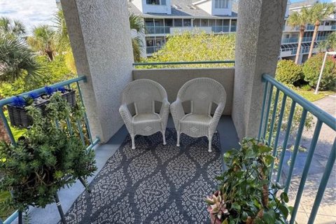Condo in New Port Richey, Florida, 3 bedrooms  № 1886336 - photo 8