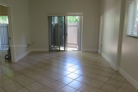 Condo in Miami, Florida, 1 bedroom  № 1955871 - photo 9