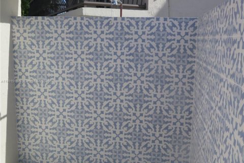 Condo in Miami, Florida, 1 bedroom  № 1955871 - photo 21