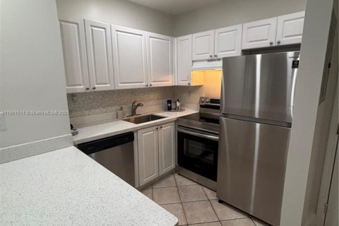 Condo in Miami, Florida, 1 bedroom  № 1955871 - photo 8