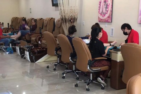 Commercial property in Miami, Florida № 1971549 - photo 6