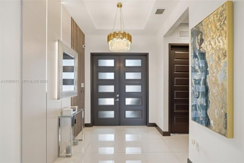 Casa en venta en Miami, Florida, 4 dormitorios, 282.89 m2 № 2370091 - foto 11