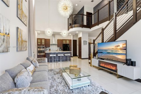 Casa en venta en Miami, Florida, 4 dormitorios, 282.89 m2 № 2370091 - foto 25
