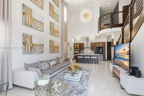 Casa en Miami, Florida 4 dormitorios, 282.89 m2 № 2370091