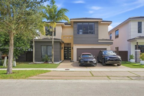 Casa en venta en Miami, Florida, 4 dormitorios, 282.89 m2 № 2370091 - foto 3
