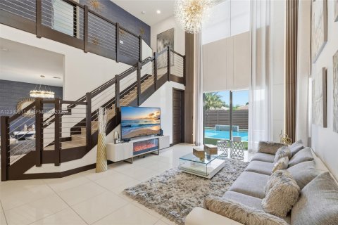 Casa en venta en Miami, Florida, 4 dormitorios, 282.89 m2 № 2370091 - foto 23