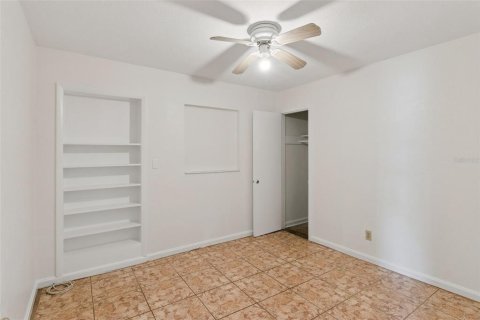 House in Frostproof, Florida 3 bedrooms, 90.95 sq.m. № 2210841 - photo 17