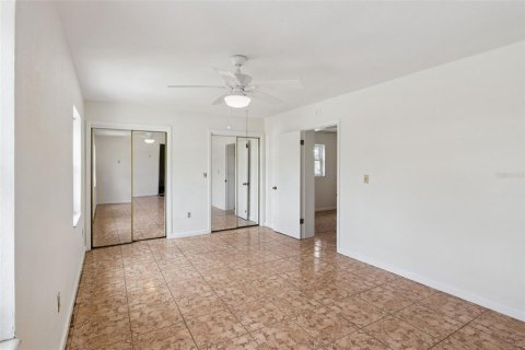 House in Frostproof, Florida 3 bedrooms, 90.95 sq.m. № 2210841 - photo 26