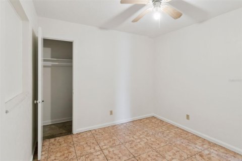 House in Frostproof, Florida 3 bedrooms, 90.95 sq.m. № 2210841 - photo 16