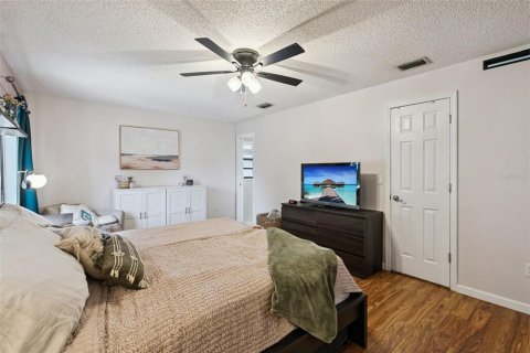 House in Winter Springs, Florida 2 bedrooms, 119.75 sq.m. № 2394208 - photo 16