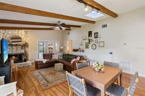 House in Winter Springs, Florida 2 bedrooms, 119.75 sq.m. № 2394208 - photo 9
