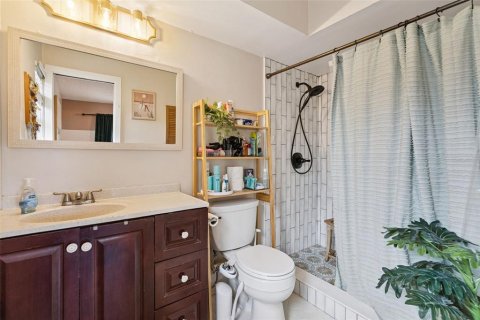 House in Winter Springs, Florida 2 bedrooms, 119.75 sq.m. № 2394208 - photo 19