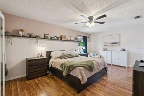 House in Winter Springs, Florida 2 bedrooms, 119.75 sq.m. № 2394208 - photo 17