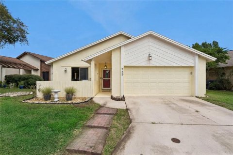 House in Winter Springs, Florida 2 bedrooms, 119.75 sq.m. № 2394208