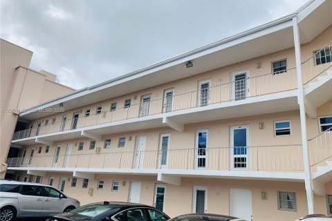 Condo in Lauderdale-by-the-Sea, Florida, 1 bedroom  № 2068409 - photo 6