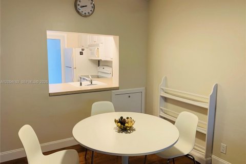 Condo in Lauderdale-by-the-Sea, Florida, 1 bedroom  № 2068409 - photo 10