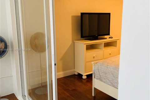 Condo in Lauderdale-by-the-Sea, Florida, 1 bedroom  № 2068409 - photo 13