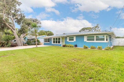 House in New Smyrna Beach, Florida 5 bedrooms, 174.66 sq.m. № 2285441 - photo 8