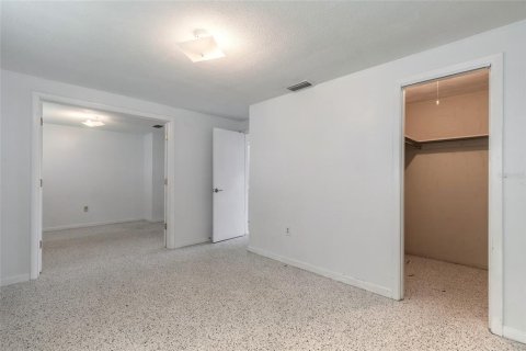 House in New Smyrna Beach, Florida 5 bedrooms, 174.66 sq.m. № 2285441 - photo 23