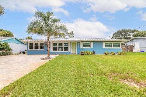 House in New Smyrna Beach, Florida 5 bedrooms, 174.66 sq.m. № 2285441 - photo 2