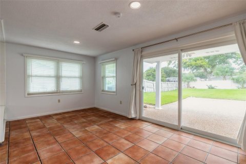 House in New Smyrna Beach, Florida 5 bedrooms, 174.66 sq.m. № 2285441 - photo 12
