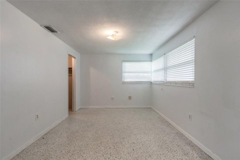 House in New Smyrna Beach, Florida 5 bedrooms, 174.66 sq.m. № 2285441 - photo 22