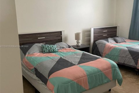 Copropriété à louer à Hollywood, Floride: 2 chambres, 127.09 m2 № 1985338 - photo 17