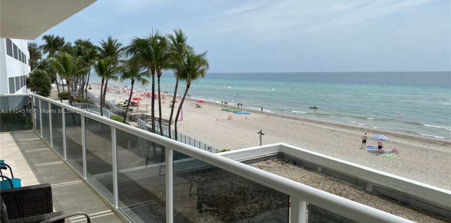 Condo à Hollywood, Floride, 2 chambres № 1985338