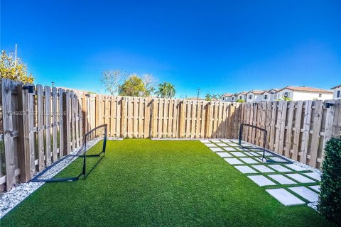 Townhouse in Homestead, Florida 3 bedrooms, 157.47 sq.m. № 2003609 - photo 8