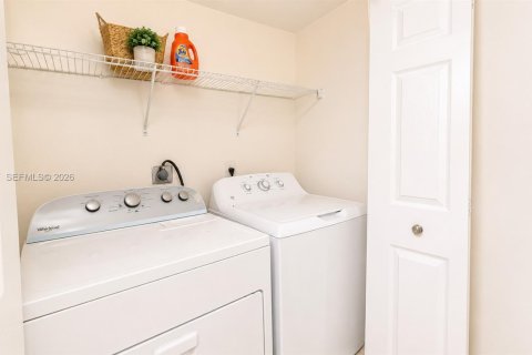 Condominio en venta en Coral Springs, Florida, 2 dormitorios, 91.6 m2 № 2243646 - foto 15