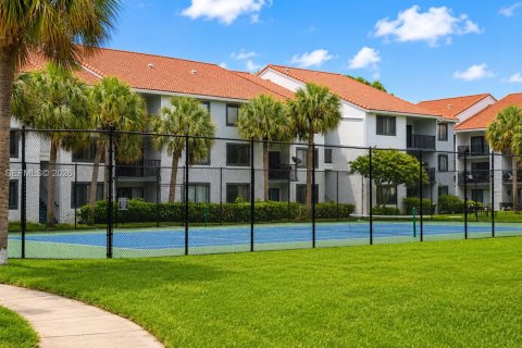 Condominio en venta en Coral Springs, Florida, 2 dormitorios, 91.6 m2 № 2243646 - foto 21