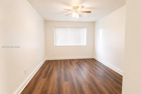 Condominio en venta en Coral Springs, Florida, 2 dormitorios, 91.6 m2 № 2243646 - foto 16