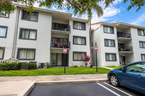 Condominio en Coral Springs, Florida, 2 dormitorios  № 2243646