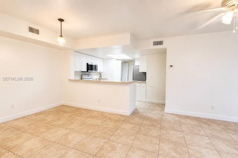 Condominio en venta en Coral Springs, Florida, 2 dormitorios, 91.6 m2 № 2243646 - foto 17
