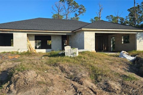 House in Port Charlotte, Florida 3 bedrooms, 139.45 sq.m. № 1718461 - photo 1