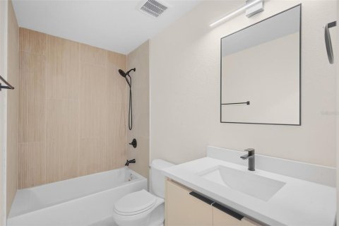 Townhouse in Saint Petersburg, Florida 4 bedrooms, 266.82 sq.m. № 2375600 - photo 29