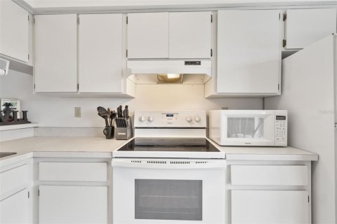 House in Tampa, Florida 2 bedrooms, 101.91 sq.m. № 1775392 - photo 15